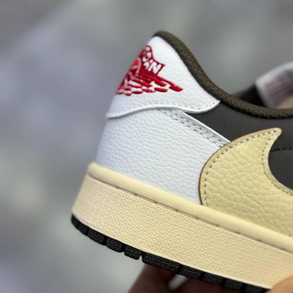 جردن 1 ترویس اسکات موکا Nike Air Jordan 1Travis Scott Mocha 10261