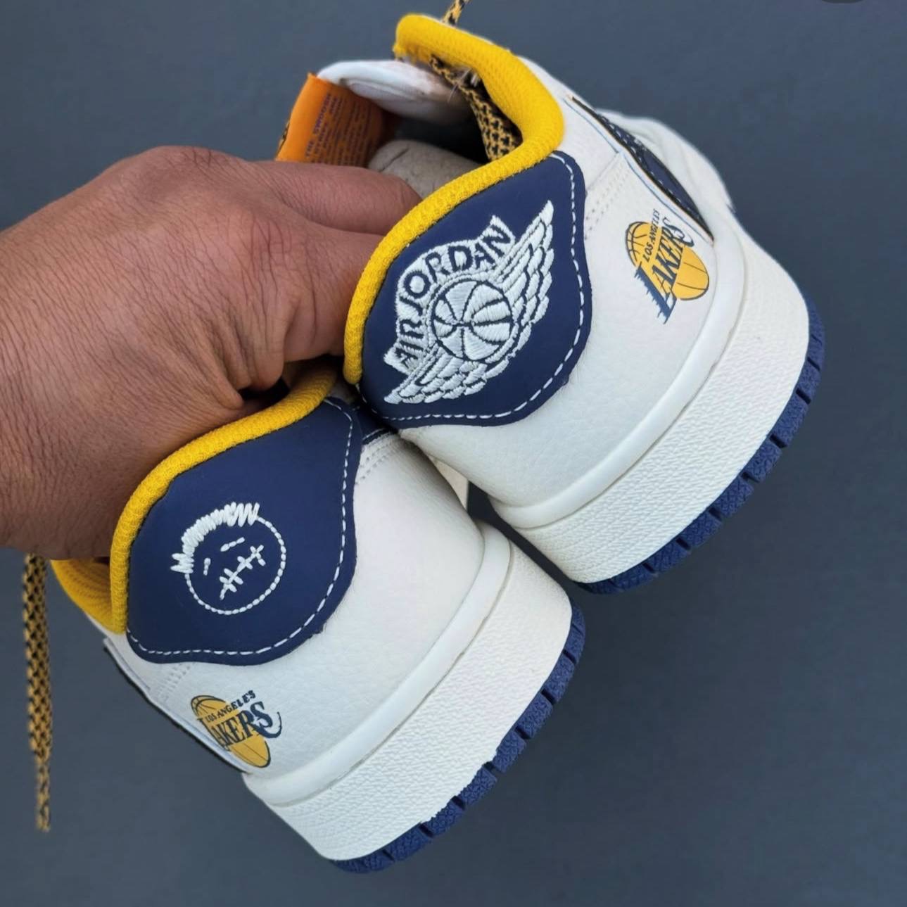 جردن 1 ترویس اسکات Nike Air Jordan 1Travis Scott 277