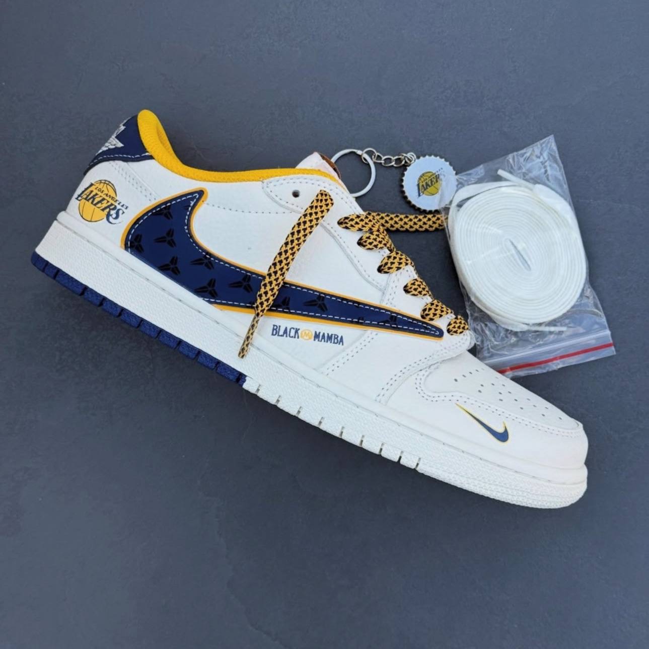 جردن 1 ترویس اسکات Nike Air Jordan 1Travis Scott 277