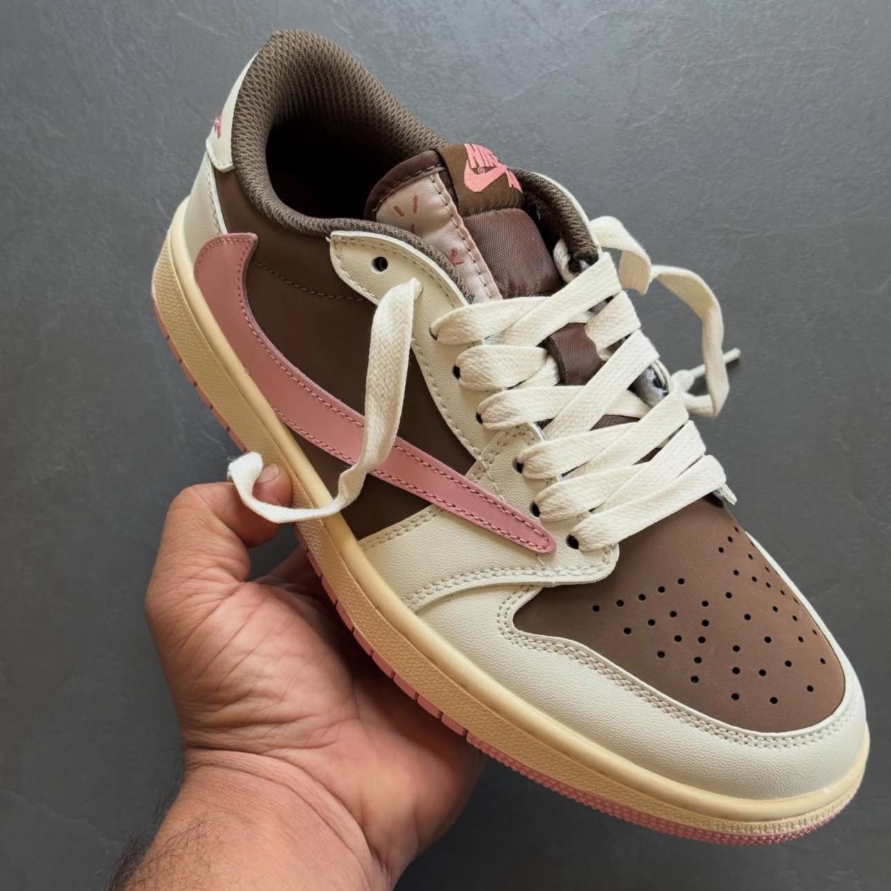 جردن 1 ترویس اسکات Nike Air Jordan 1Travis Scott 276