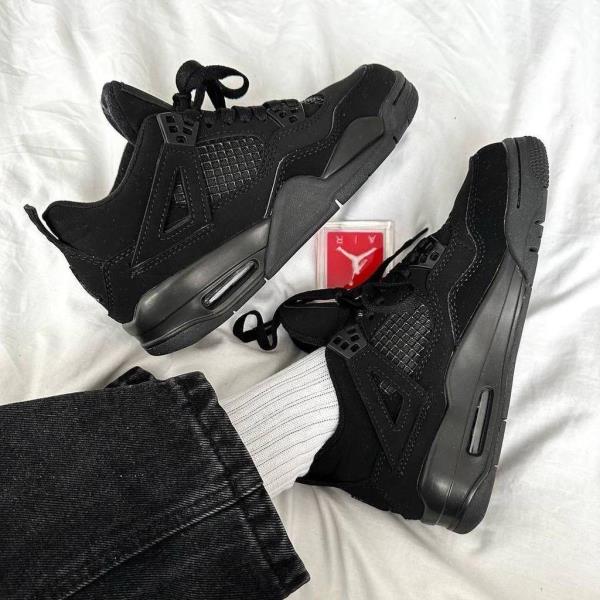 جردن 4بلک کت Nike Air Jordan4 black cat 260