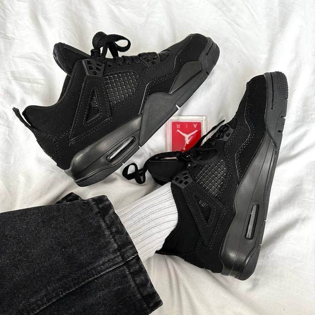 جردن 4بلک کت Nike Air Jordan4 black cat 260