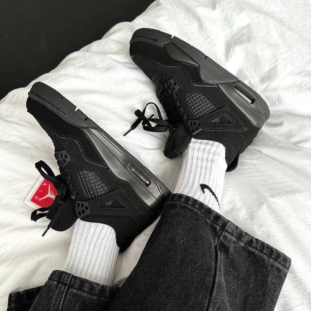 جردن 4بلک کت Nike Air Jordan4 black cat 260