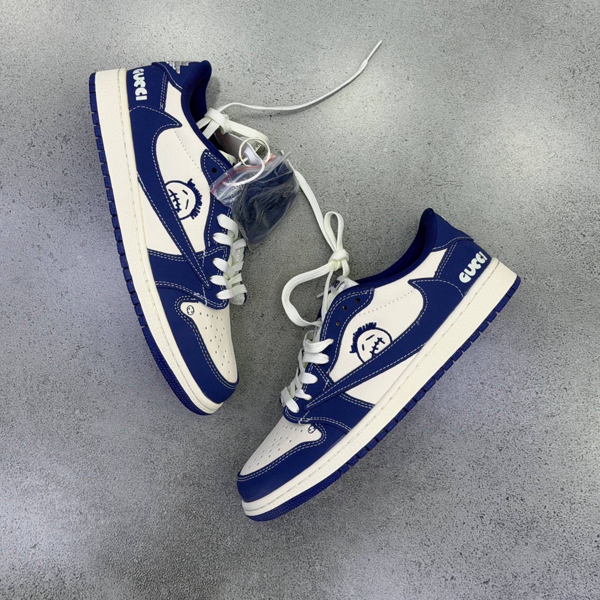 جردن 1 ترویس اسکات Nike Air Jordan 1Travis Scott 258