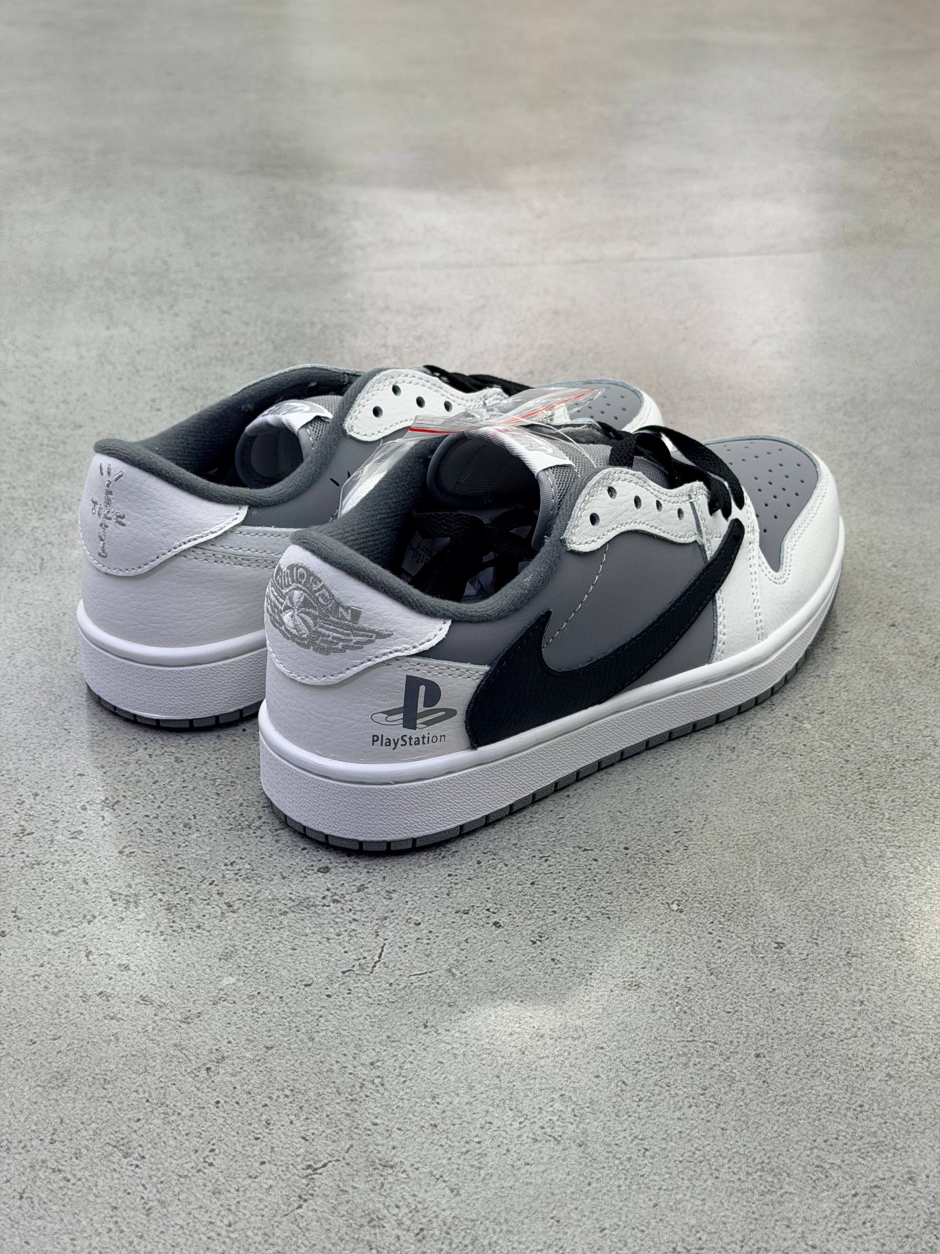 جردن 1 ترویس اسکات پلی استیشنی Nike Air Jordan 1Travis Scott 257