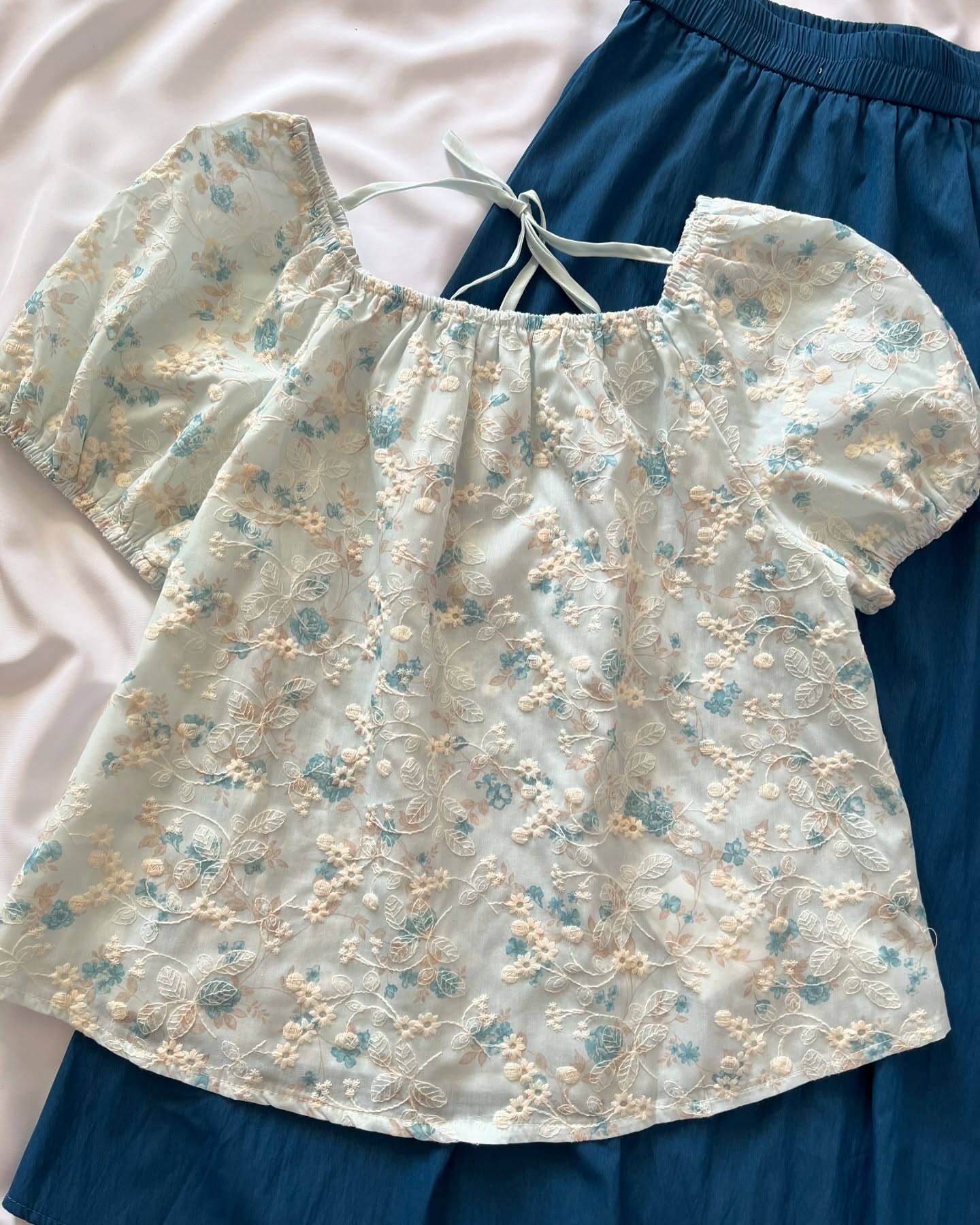 ست دو تیکه شومیز خامه دوزی و دامن نخی