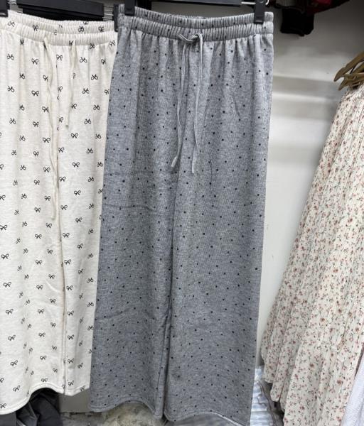 شلوار توپ توپی داخل‌ مخمل