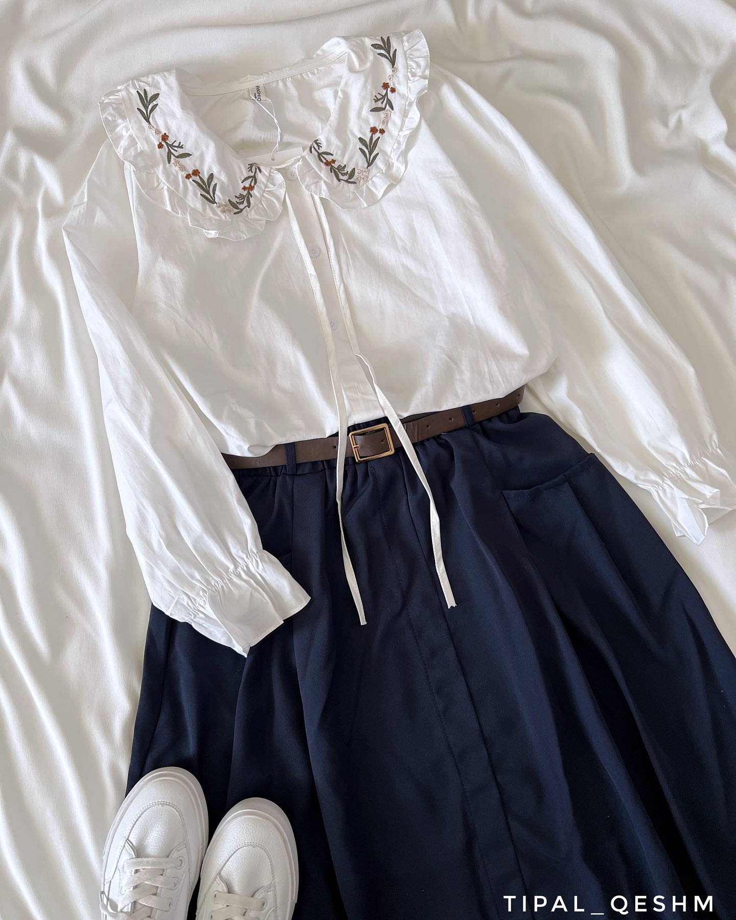 شومیز کتان یقه گلدوزی BB