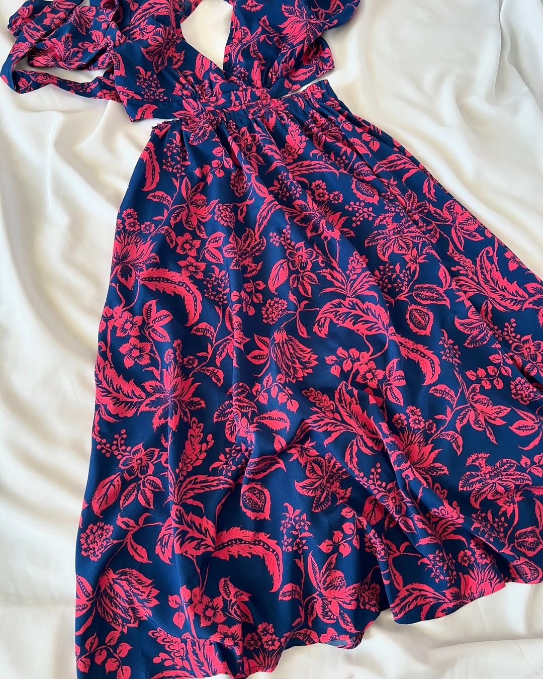 لباس آستین پف کمری