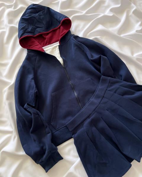 سویشرت بهمراه دامن کوتاه