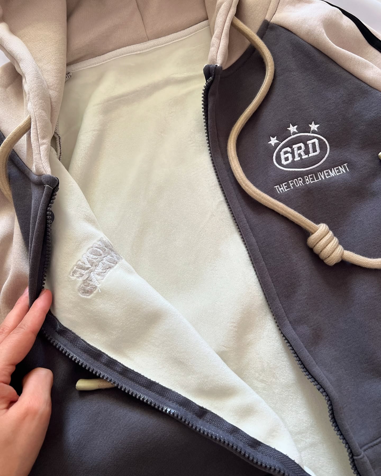 سویشرت بیسبالی لش داخل مخمل