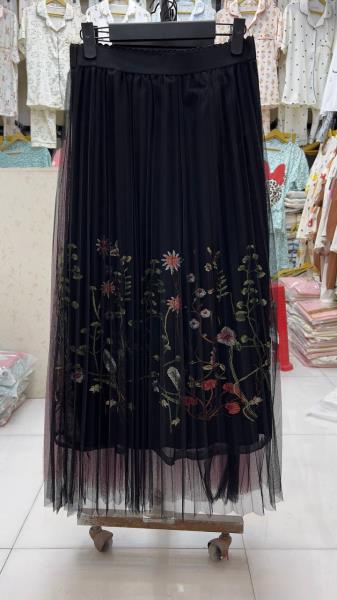 دامن توری گلدوزی
