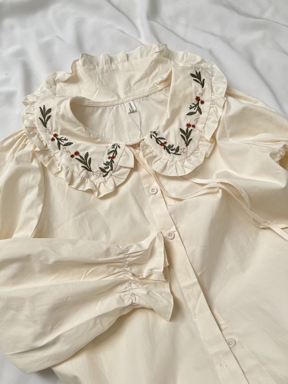 شومیز کتان یقه گلدوزی BB