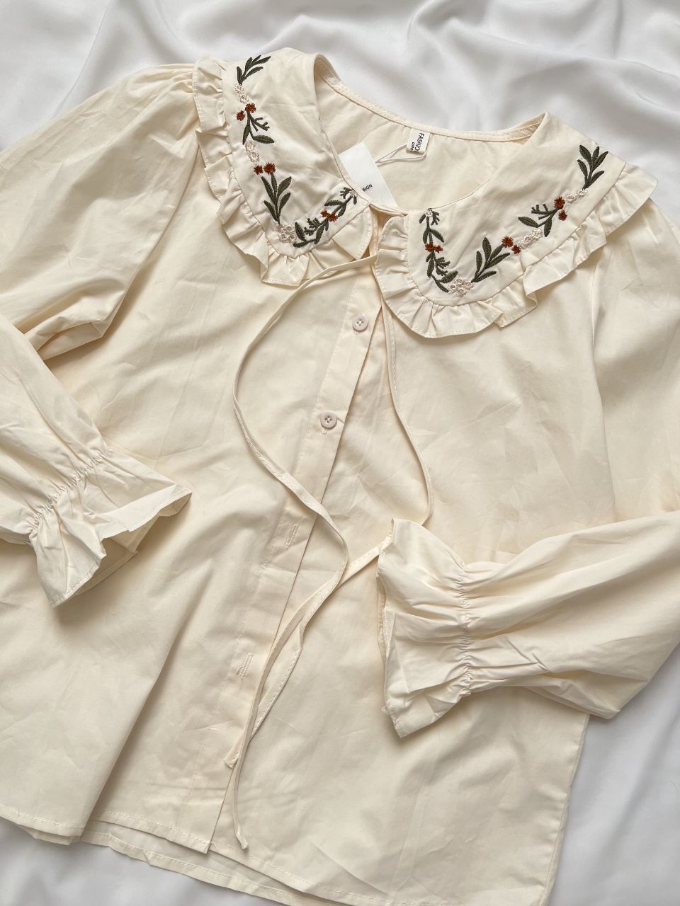 شومیز کتان یقه گلدوزی BB