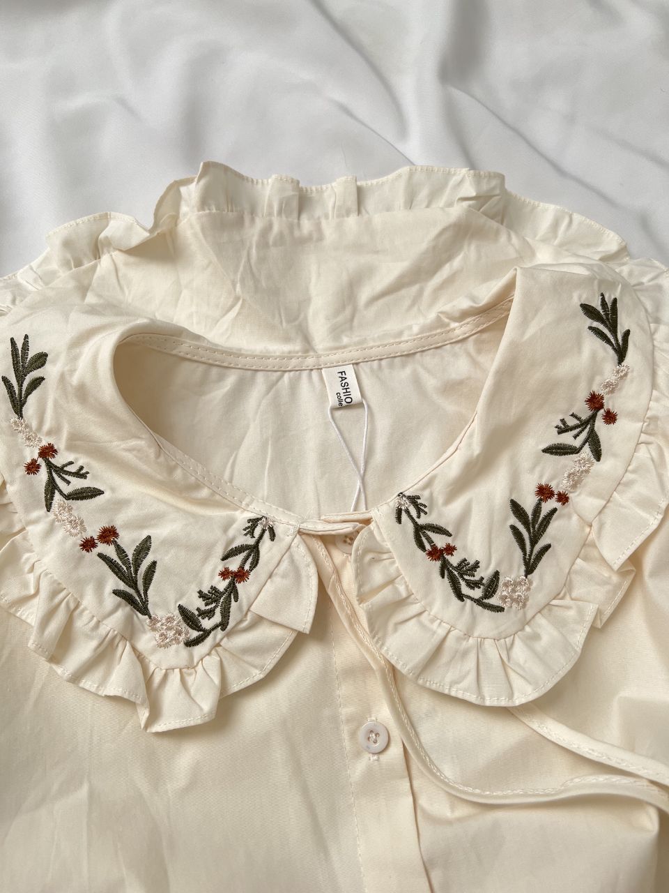 شومیز کتان یقه گلدوزی BB