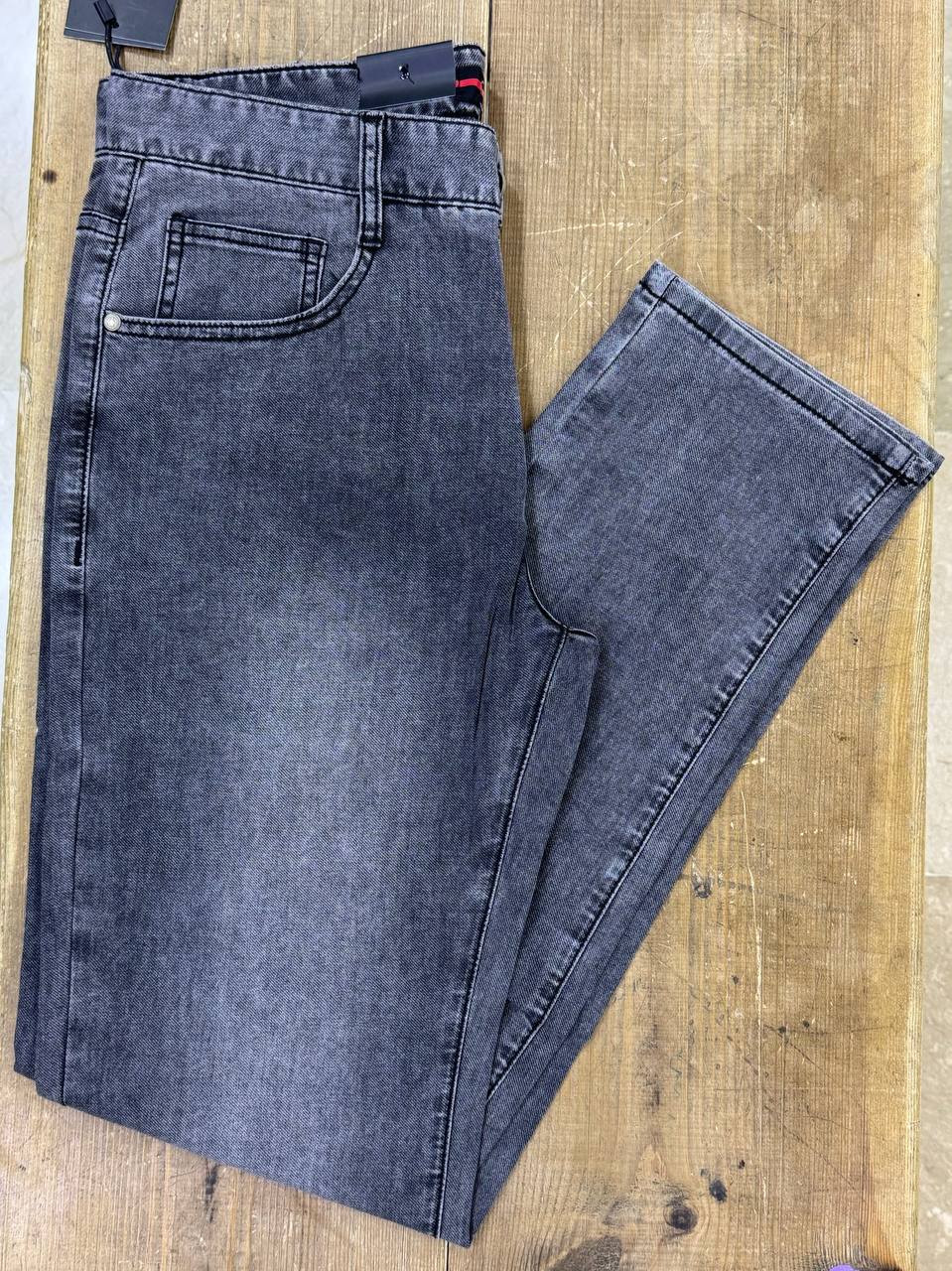 شلوار لی راسته از برند پرادا کد T306