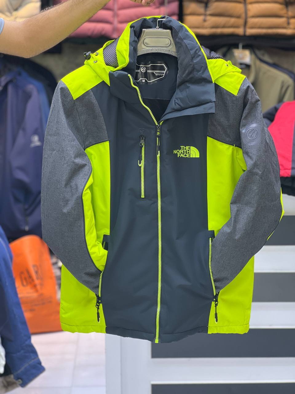 نیم اور گورتکس از برند نورث فیس کد 9973