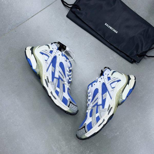 بالنسیاگا رانر سیلور 16