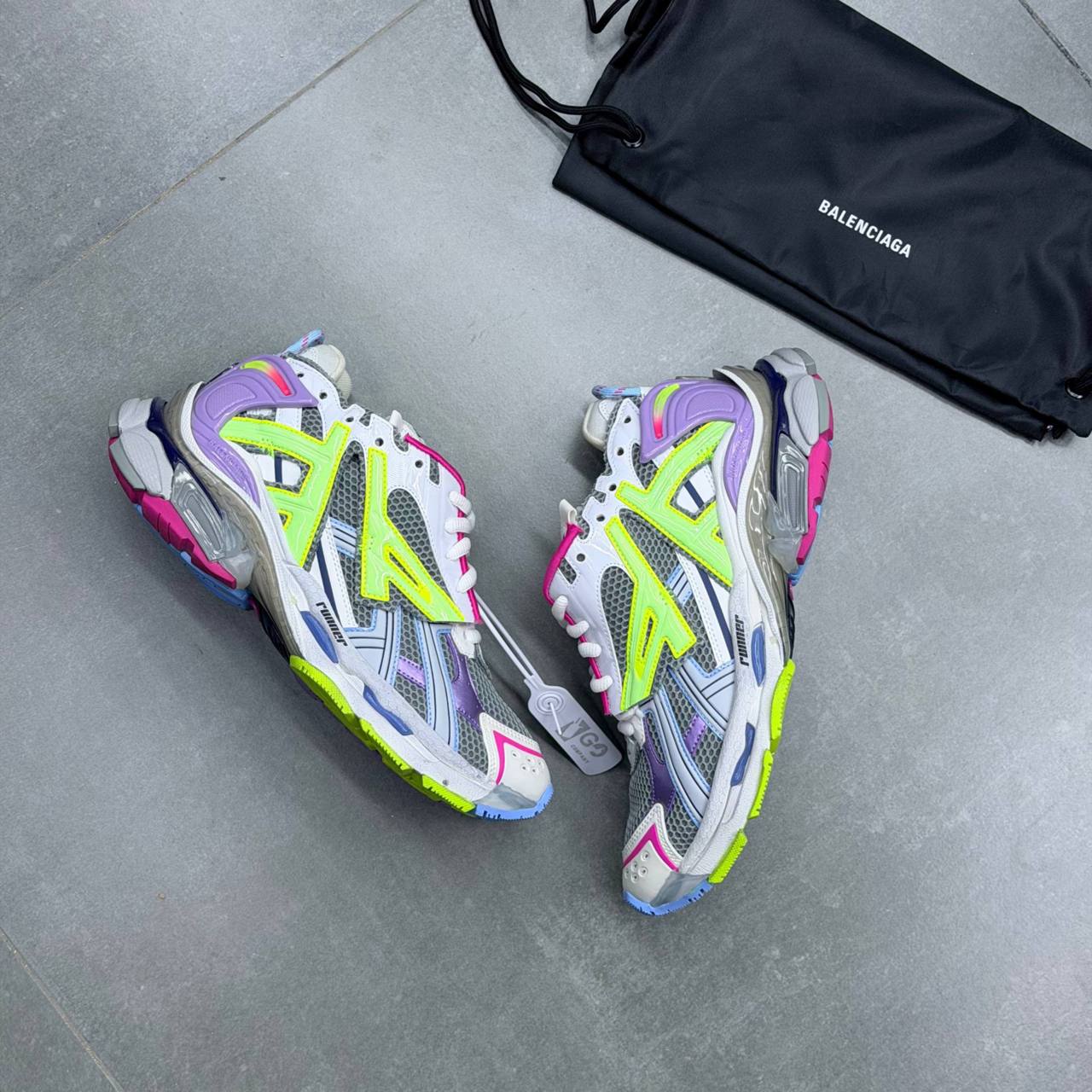 بالنسیاگا رانر مولتی کالر نئونی 21