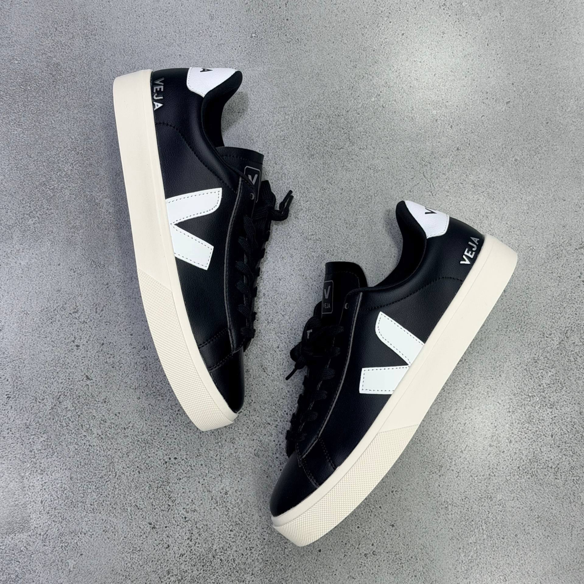 ونس وجا کمپو مشکی سفید Veja Campo Leather Black White 113