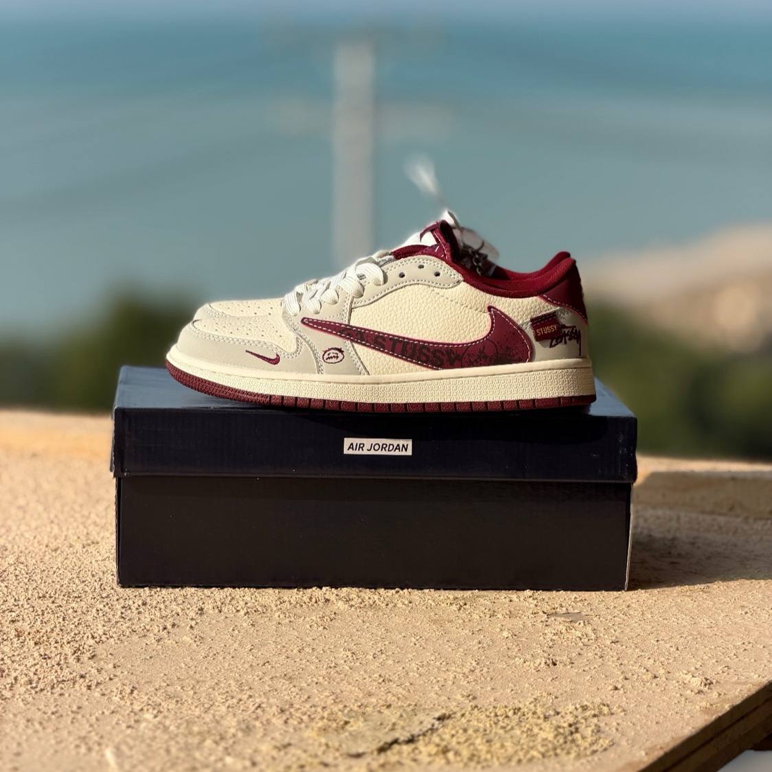 جردن 1 ترویس اسکات Nike Air Jordan 1Travis Scott 218