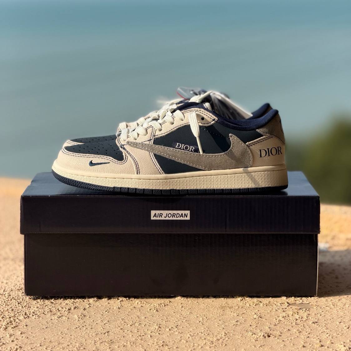 جردن 1 ترویس اسکات Nike Air Jordan 1Travis Scott 220