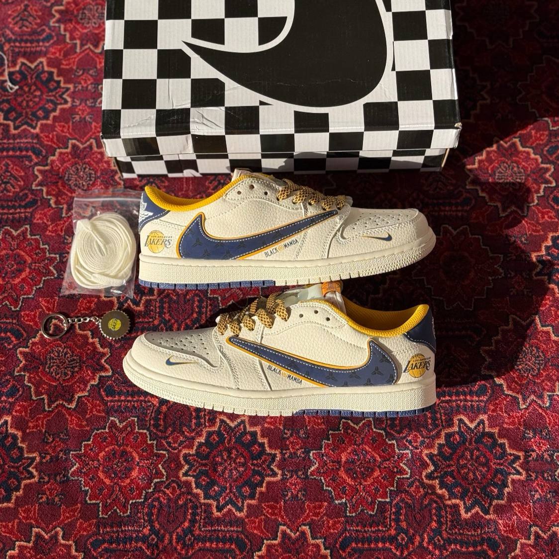 جردن 1 ترویس اسکات Nike Air Jordan 1Travis Scott 225