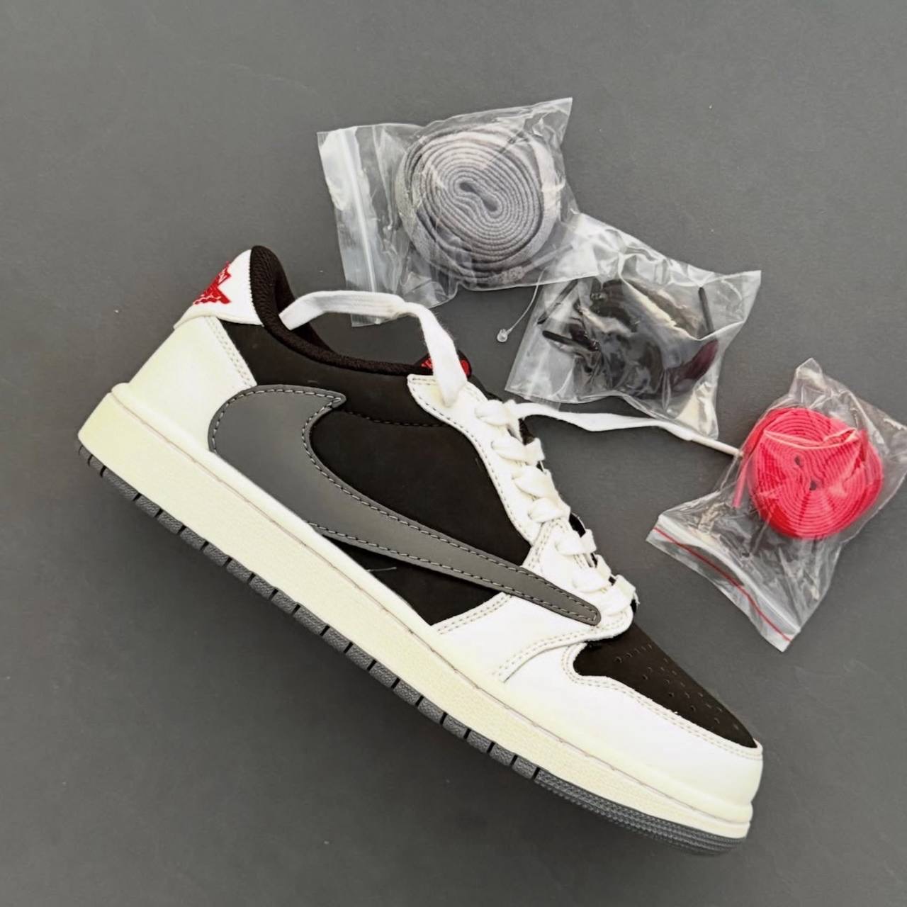 جردن 1 ترویس اسکات Nike Air Jordan 1Travis Scott
