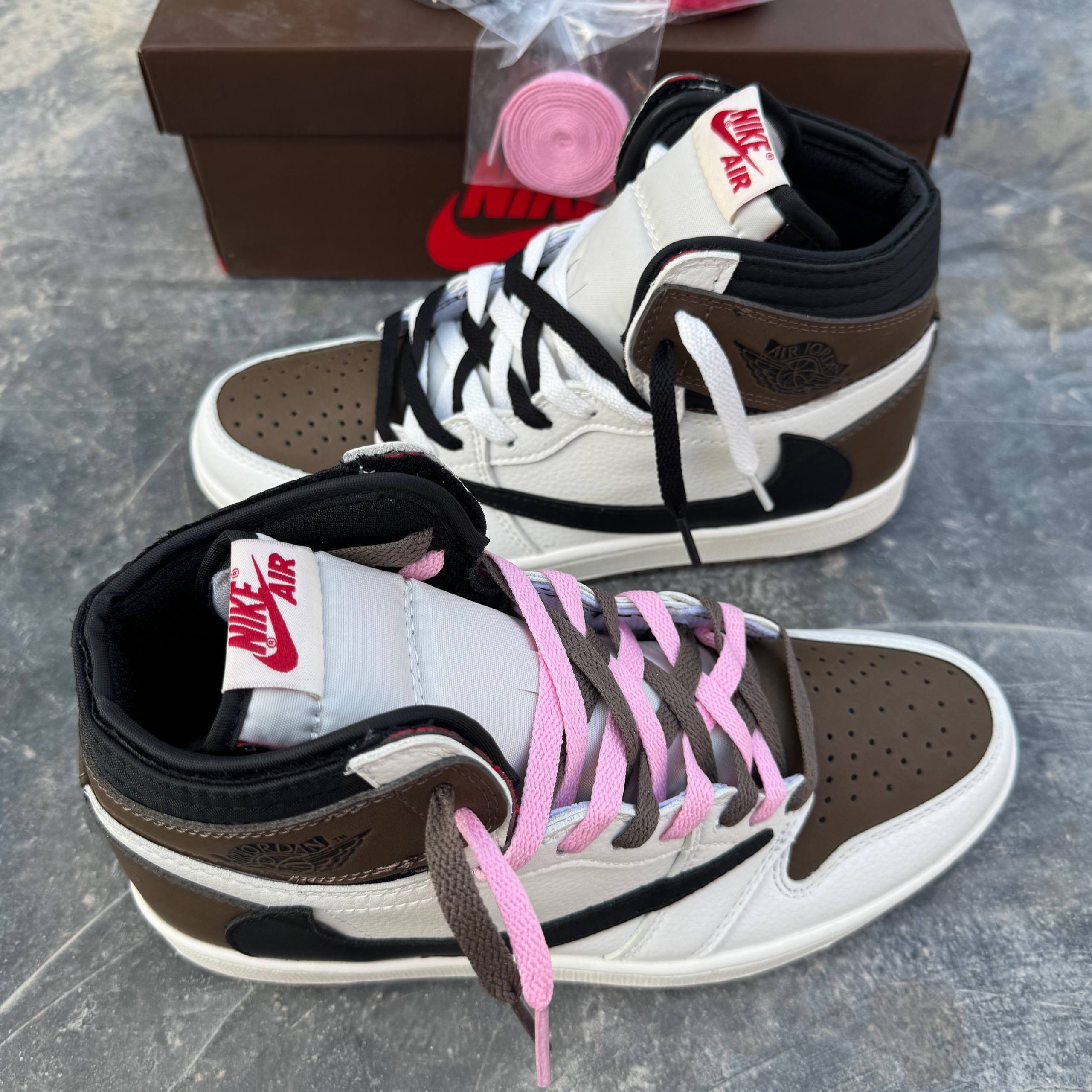 جردن 1 ترویس اسکات موکا Nike Air Jordan 1 Retro High OG SP Travis Scott Mocha 72