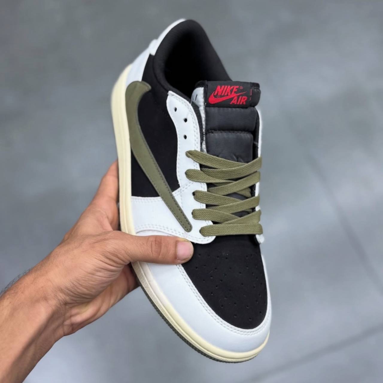 جردن 1 ترویس الیو Nike Air Jordan 1Travis 146