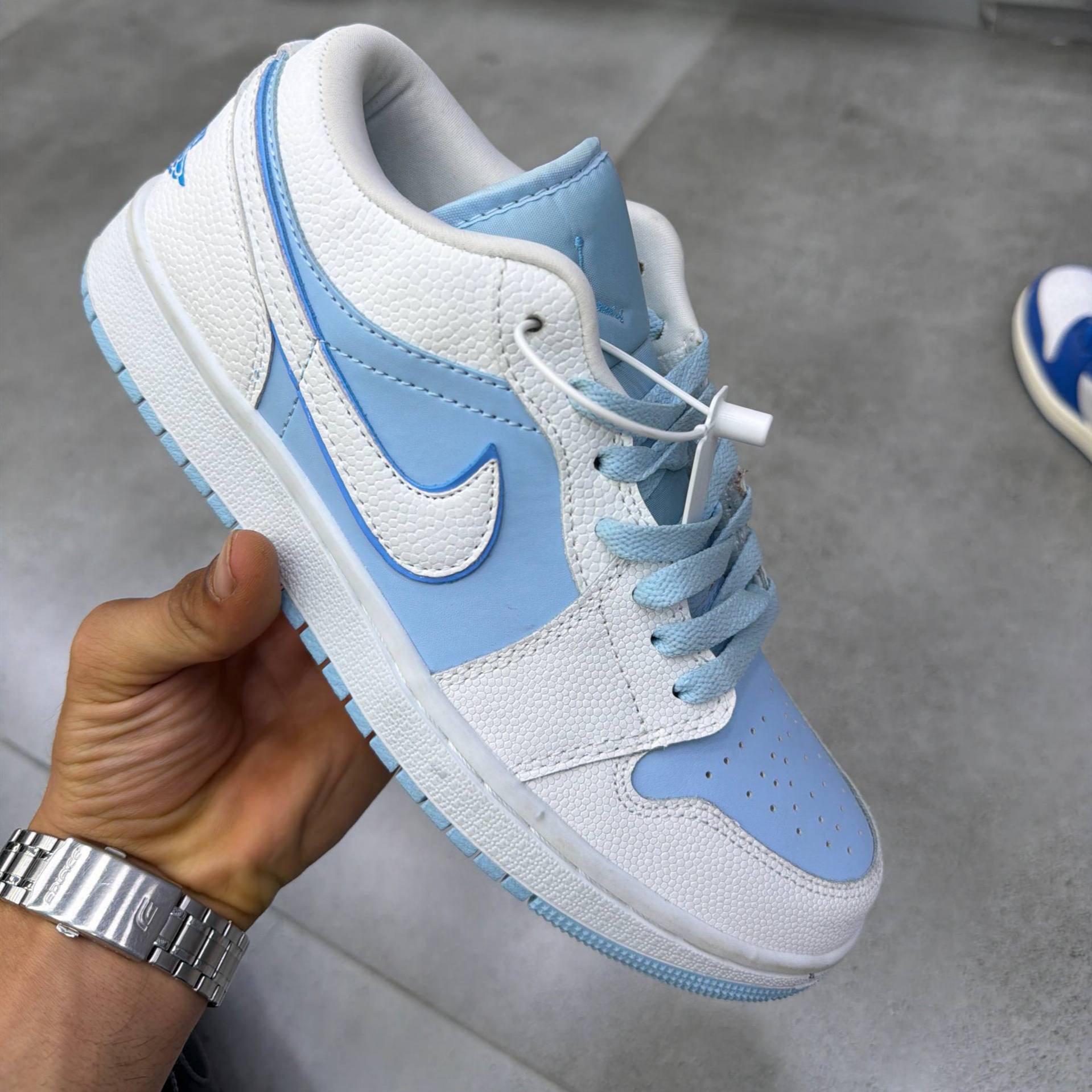 جردن وان آیس بلو افسانه ای Nike Air Jordan 1 blu 129