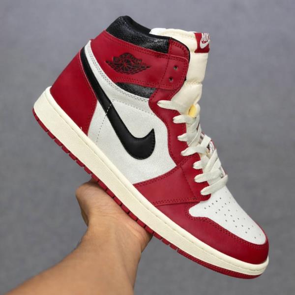 جردن وان شیکاگو لاست اند فاوند Nike Air Jordan1 Chicago Lost and Found 126
