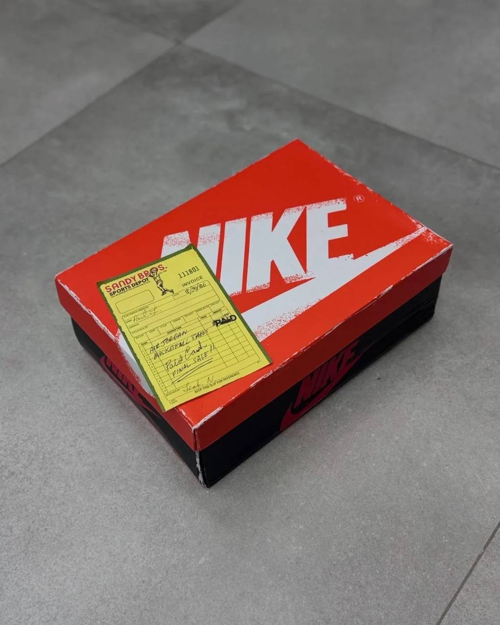 جردن وان شیکاگو لاست اند فاوند Nike Air Jordan1 Chicago Lost and Found 126