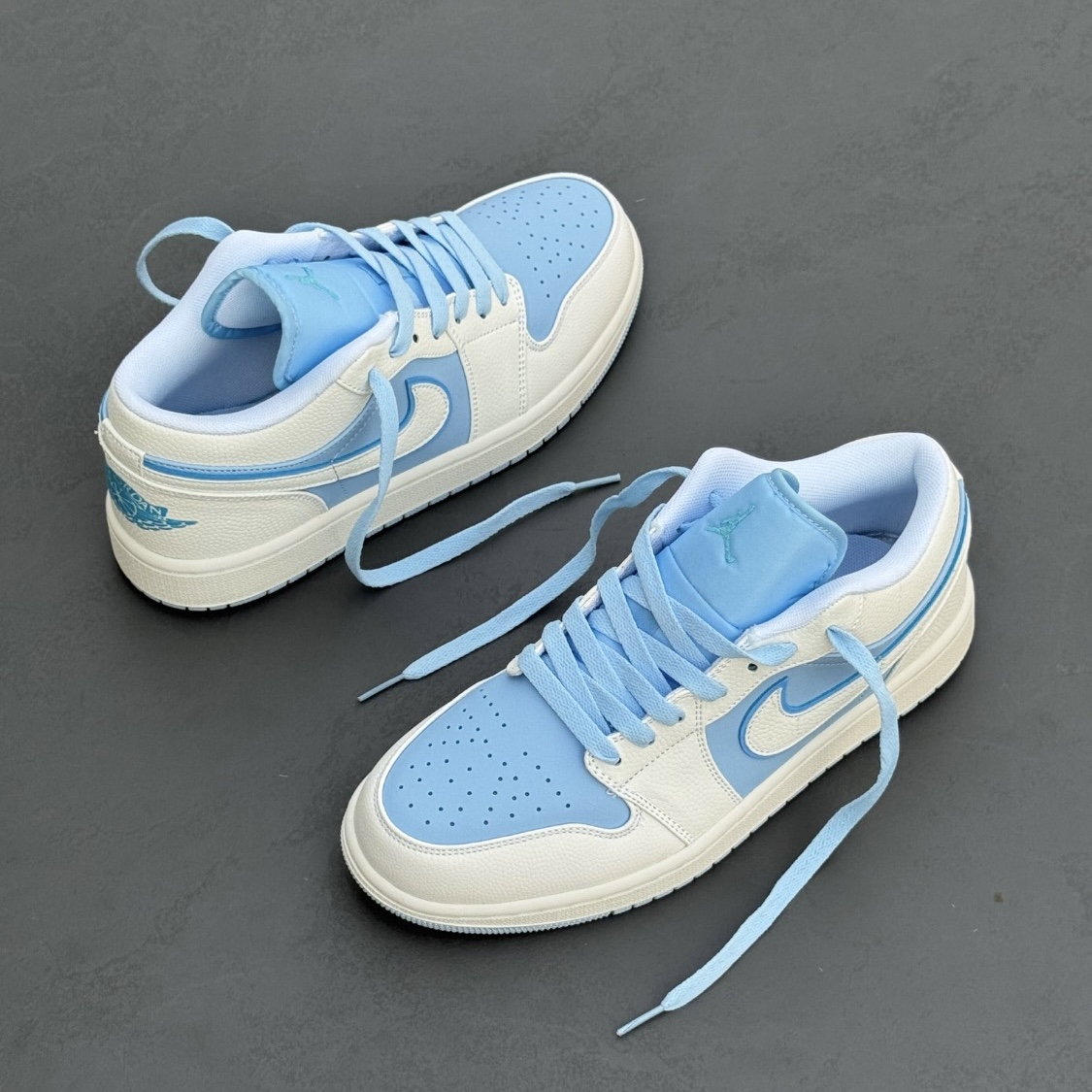 نایک ایر جردن وان ایس بلو Nike Air Jordan One 