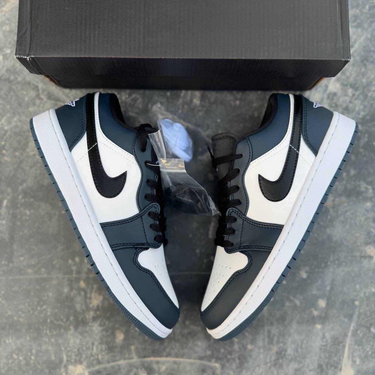 نایک ایر جردن وان سرمه ای Nike Air Jordan 1 Low