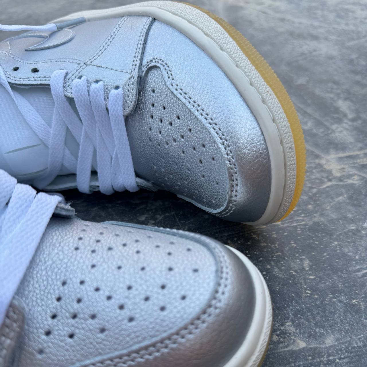 نایک ایر جردن وان سیلور Nike Air Jordan 1 235