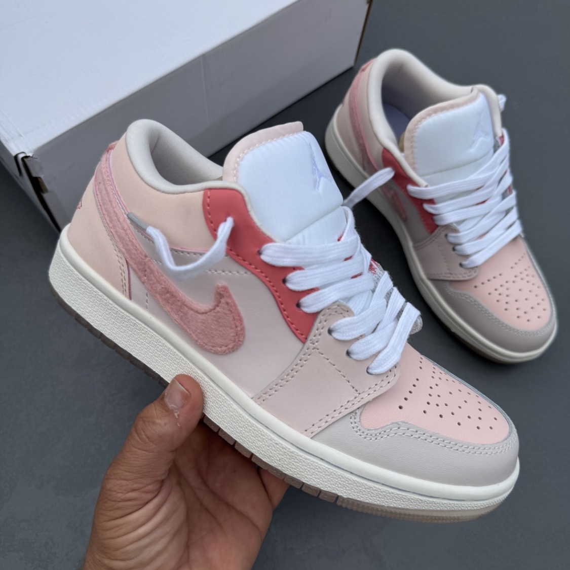 نایک ایر جردن وان صورتی Nike Air Jordan One  203