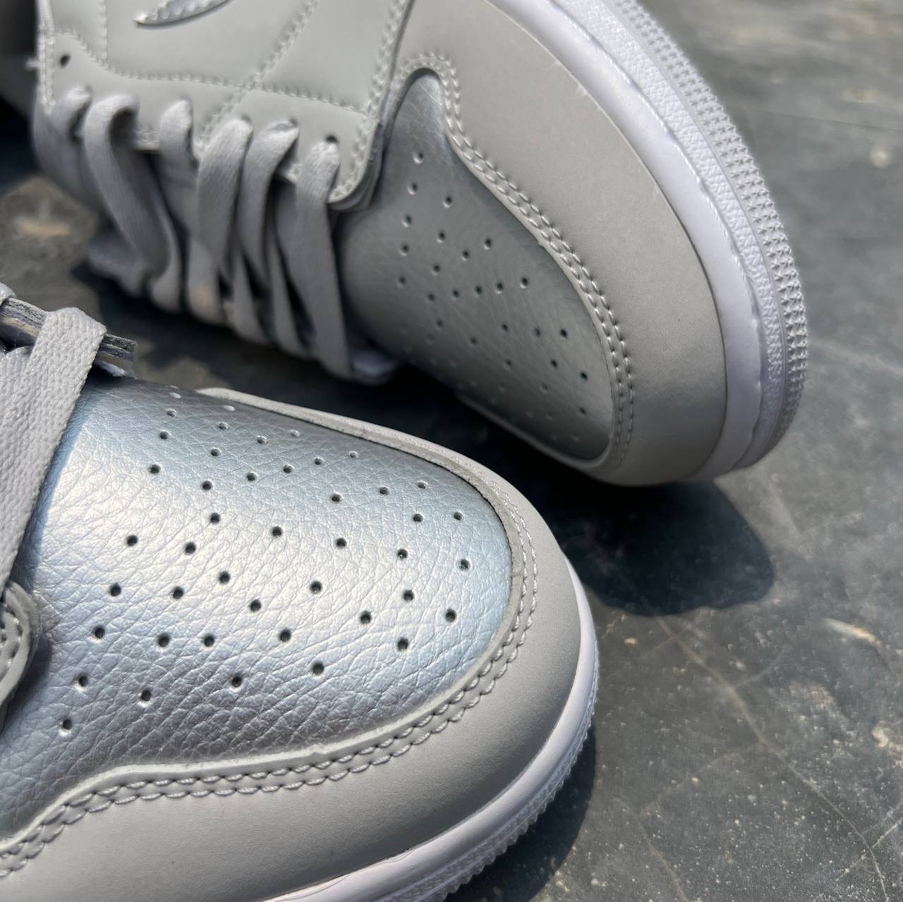 نایک ایر جردن وان متالیک سیلور Nike Air Jordan 1 Low