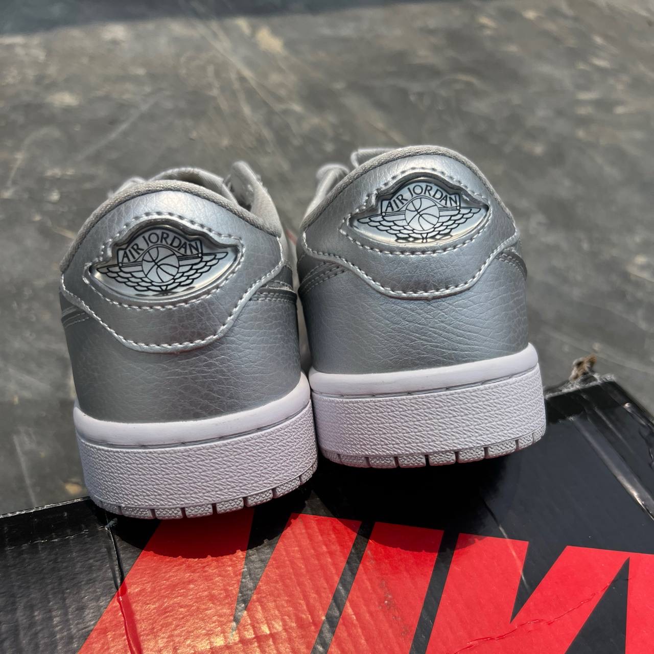 نایک ایر جردن وان متالیک سیلور Nike Air Jordan 1 Low