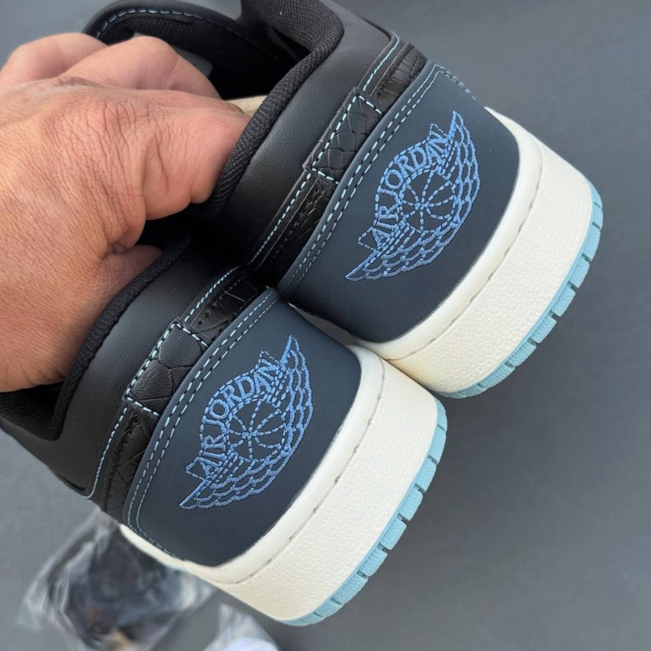 نایک ایر جردن وانNike Air Jordan 1