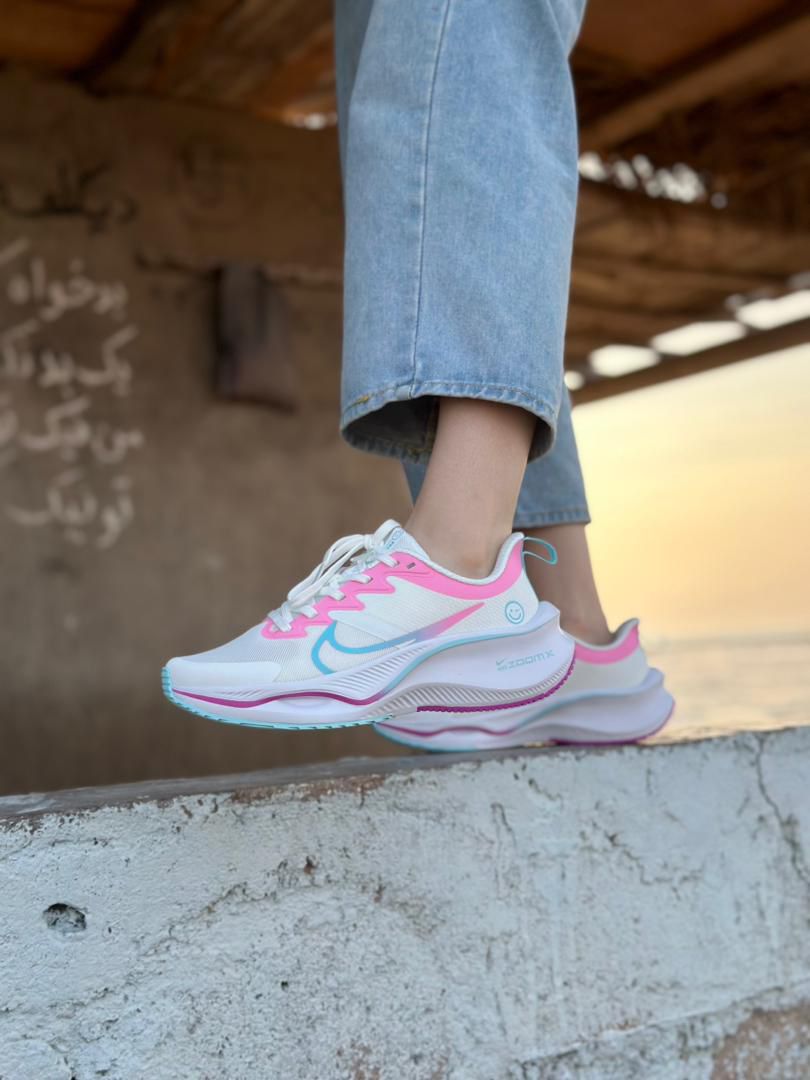 نایک لبخند ۲۰۲۳ 