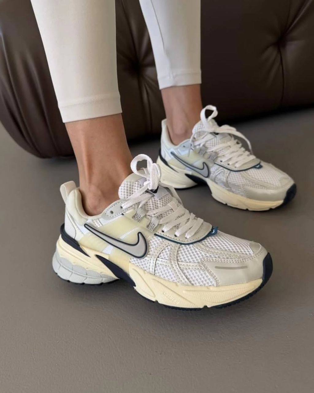  نایک وی تو کی ران Nike v2k run کد 11517