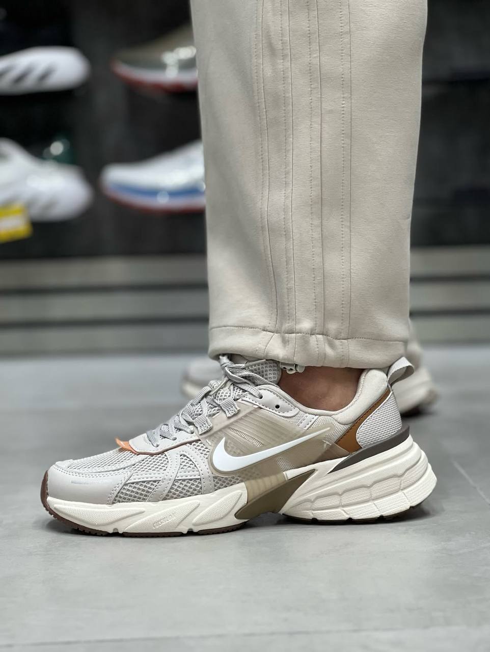  نایک وی تو کی ران Nike v2k run کد