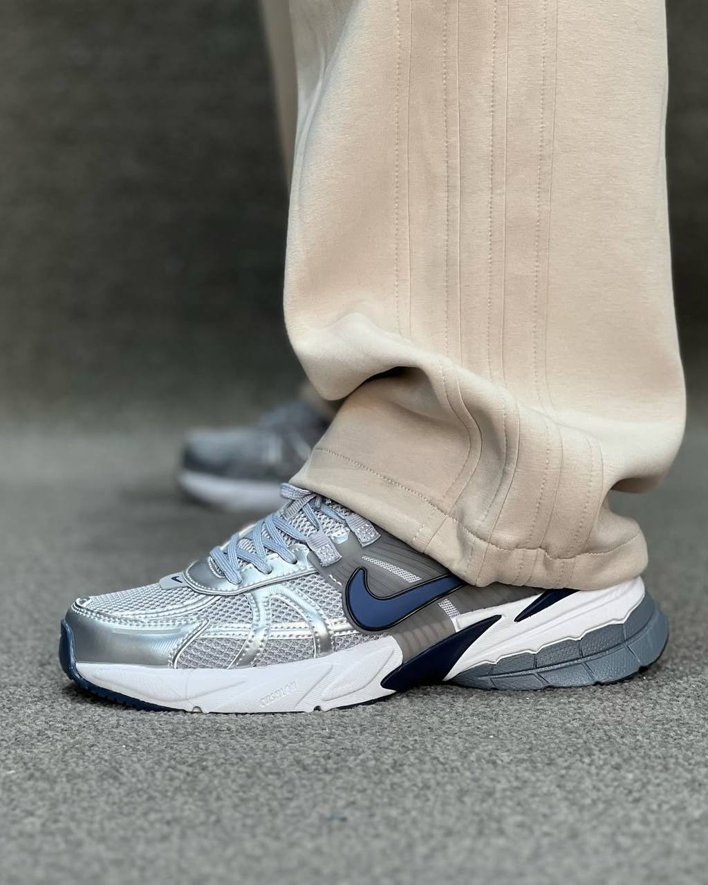  نایک وی تو کی ران Nike v2k run کد