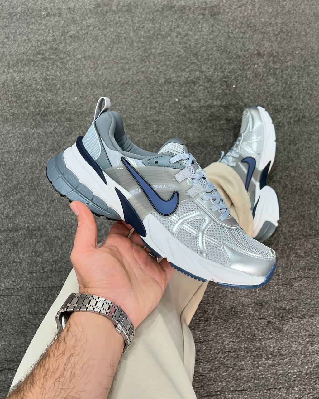  نایک وی تو کی ران Nike v2k run کد