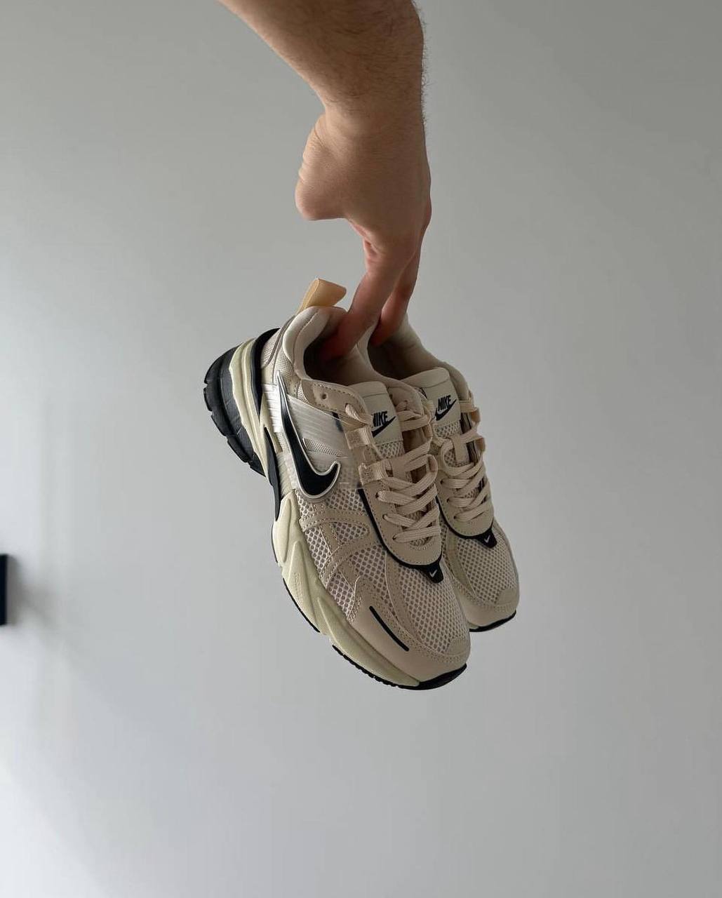  نایک وی تو کی ران Nike v2k run کد