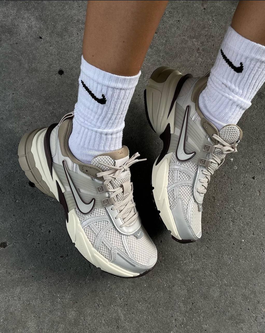  نایک وی تو کی ران Nike v2k run کد