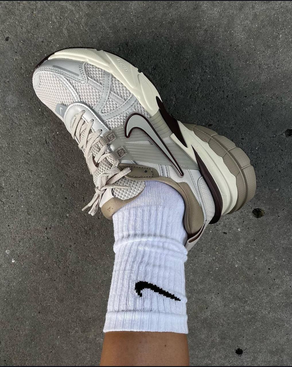  نایک وی تو کی ران Nike v2k run کد