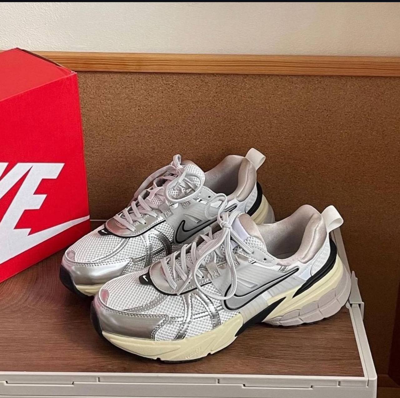  نایک وی تو کی ران Nike v2k run کد