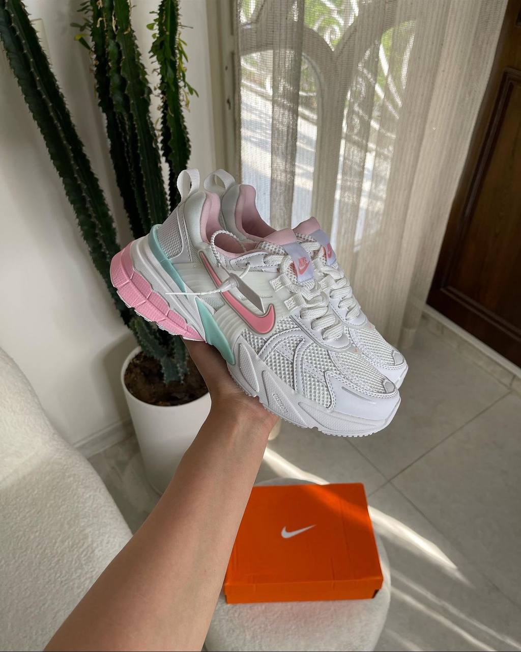  نایک وی تو کی ران Nike v2k run کد